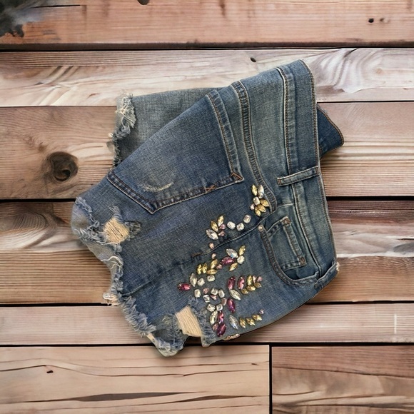 COPY - COPY - Size 8 high rise denim shorts with rine stones new no tag - Picture 2 of 7